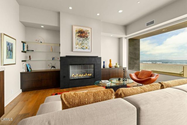 827 Mandalay Beach Road, Oxnard, CA 93035