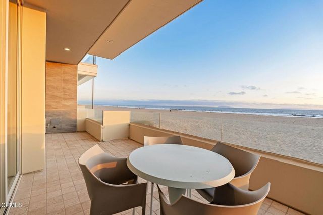 827 Mandalay Beach Road, Oxnard, CA 93035