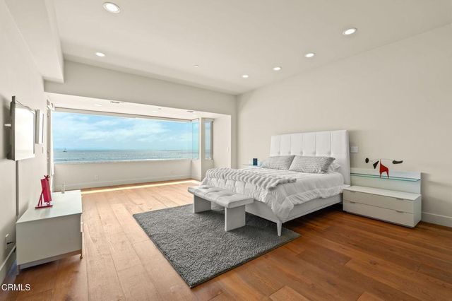827 Mandalay Beach Road, Oxnard, CA 93035