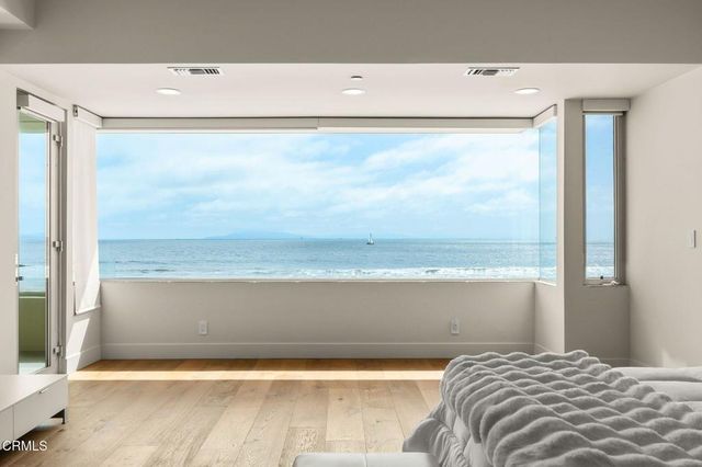 827 Mandalay Beach Road, Oxnard, CA 93035
