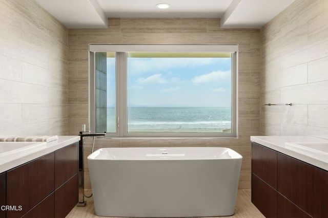 827 Mandalay Beach Road, Oxnard, CA 93035