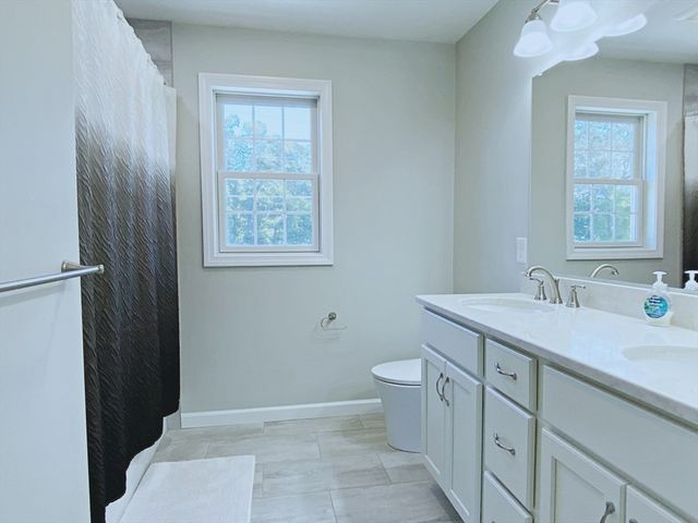 25 Damato Way, Agawam, MA 01001