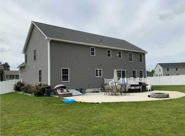 25 Damato Way, Agawam, MA 01001