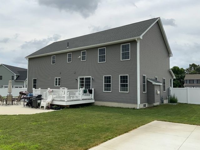 25 Damato Way, Agawam, MA 01001