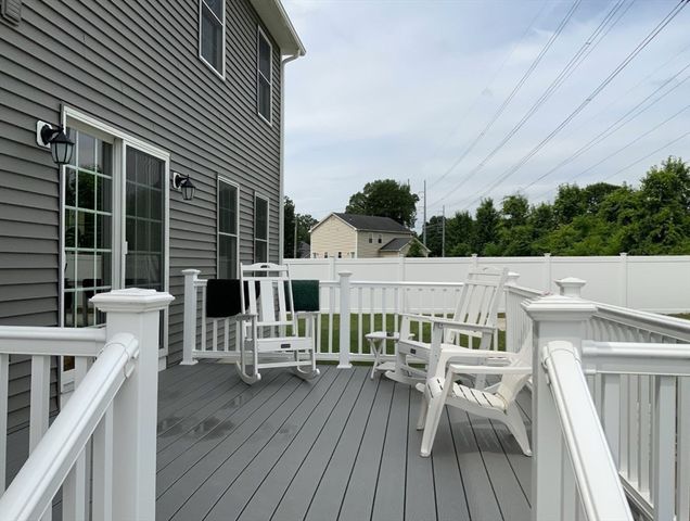 25 Damato Way, Agawam, MA 01001