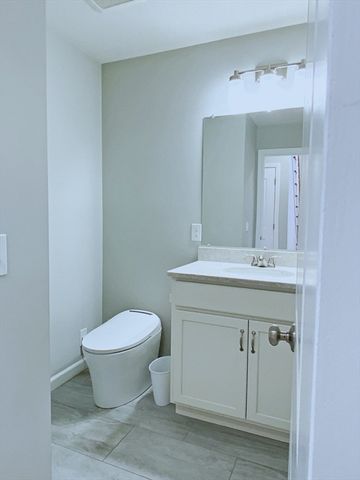 25 Damato Way, Agawam, MA 01001