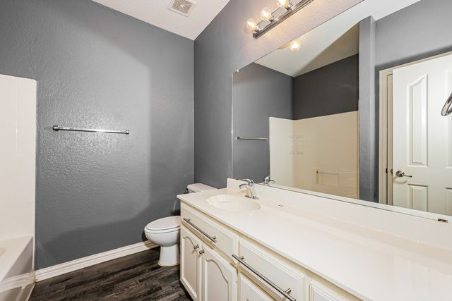 8421 Miramax Trail, Dallas, TX 75249