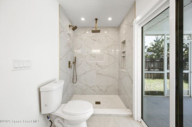 960 Canton Street NW, Palm Bay, FL 32907