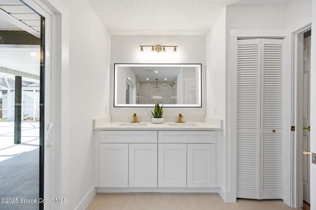 960 Canton Street NW, Palm Bay, FL 32907