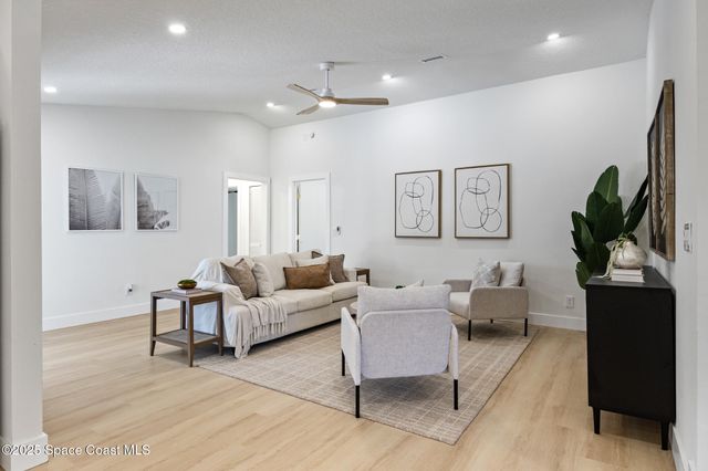 960 Canton Street NW, Palm Bay, FL 32907