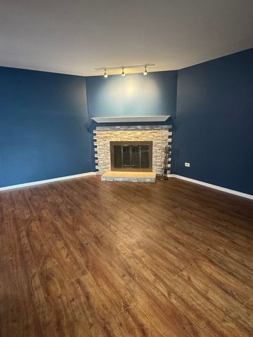 871 Cross Creek Court C3, Roselle, IL 60172