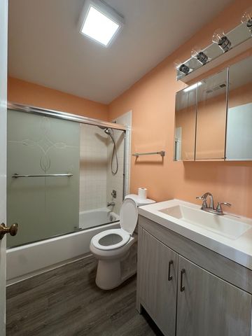 871 Cross Creek Court C3, Roselle, IL 60172