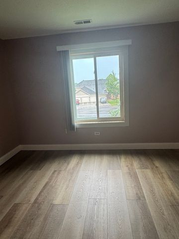 871 Cross Creek Court C3, Roselle, IL 60172