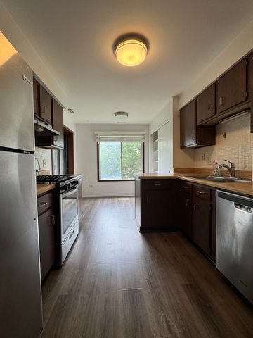 871 Cross Creek Court C3, Roselle, IL 60172