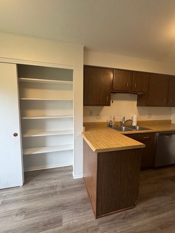 871 Cross Creek Court C3, Roselle, IL 60172