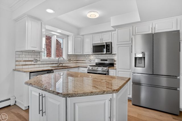 22422 Lakeland Street, St Clair Shores, MI 48081