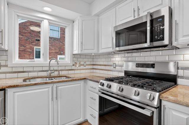 22422 Lakeland Street, St Clair Shores, MI 48081