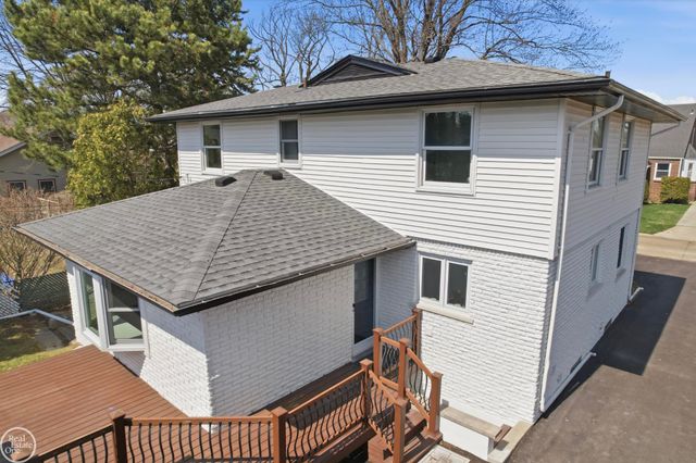 22422 Lakeland Street, St Clair Shores, MI 48081
