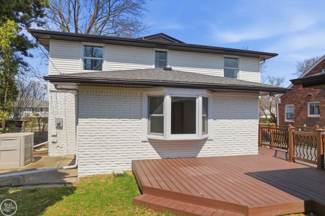 22422 Lakeland Street, St Clair Shores, MI 48081