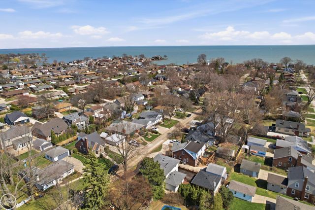 22422 Lakeland Street, St Clair Shores, MI 48081