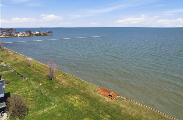 22422 Lakeland Street, St Clair Shores, MI 48081