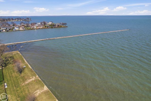 22422 Lakeland Street, St Clair Shores, MI 48081