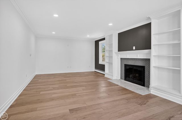 22422 Lakeland Street, St Clair Shores, MI 48081