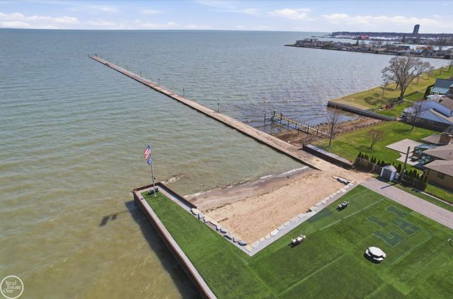 22422 Lakeland Street, St Clair Shores, MI 48081