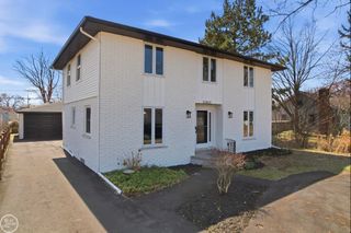 22422 Lakeland Street, St Clair Shores, MI 48081