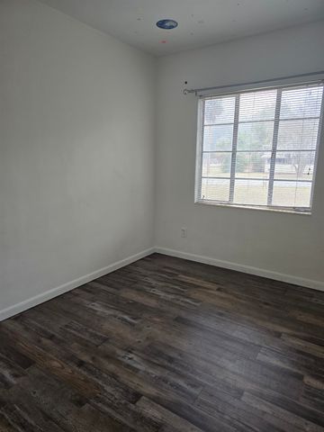 309 W Oak St, Perry, FL 32347