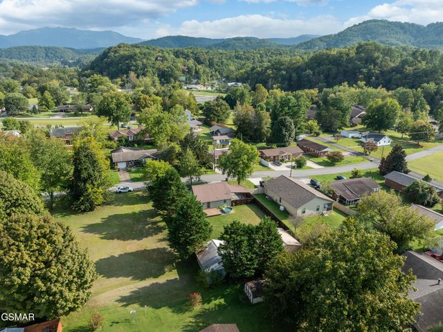 310 Two View Road, Pigeon Forge, TN 37863