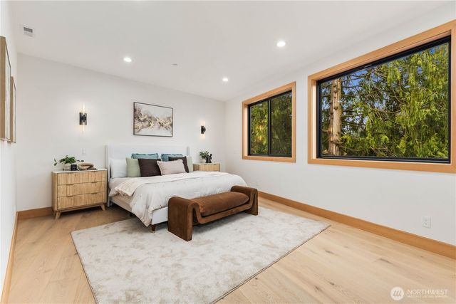 1207 145th Avenue SE, Bellevue, WA 98007