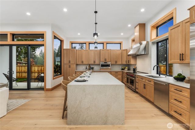 1207 145th Avenue SE, Bellevue, WA 98007