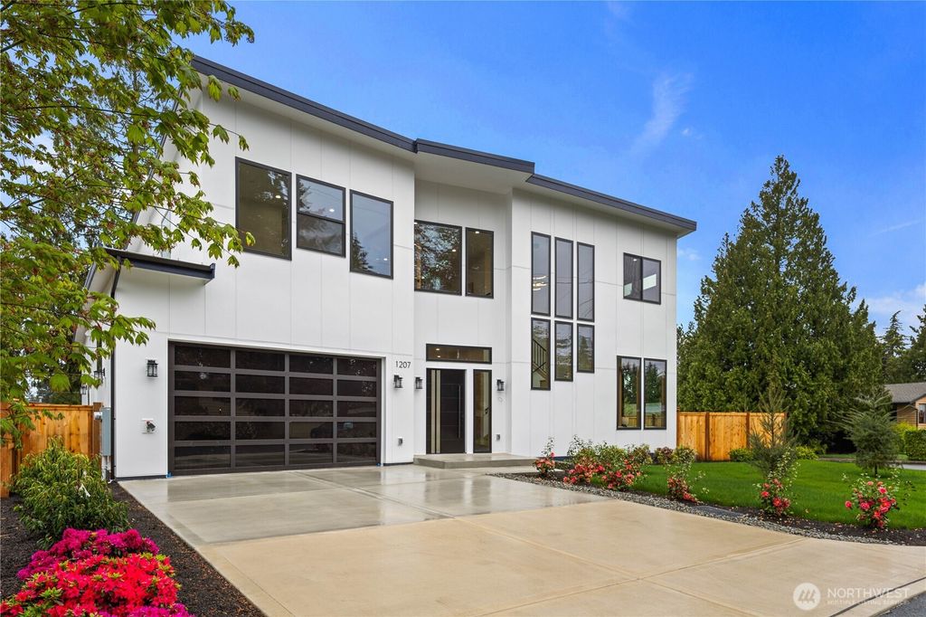 1207 145th Avenue SE, Bellevue, WA 98007