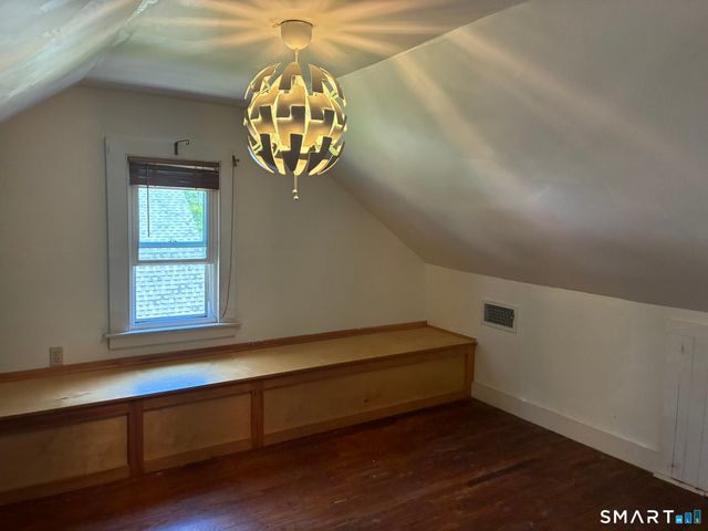 31 Elihu Street, Hamden, CT 06517
