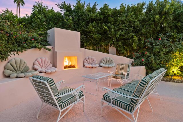 231 W El Camino Way, Palm Springs, CA 92264