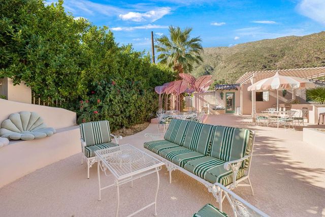 231 W El Camino Way, Palm Springs, CA 92264