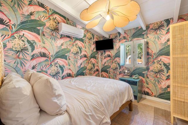 231 W El Camino Way, Palm Springs, CA 92264