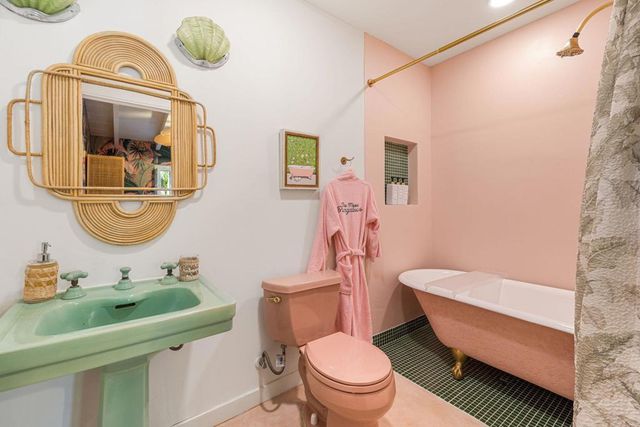 231 W El Camino Way, Palm Springs, CA 92264