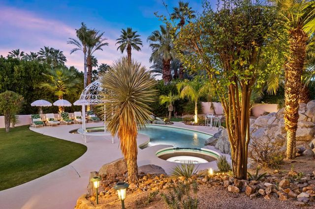 231 W El Camino Way, Palm Springs, CA 92264