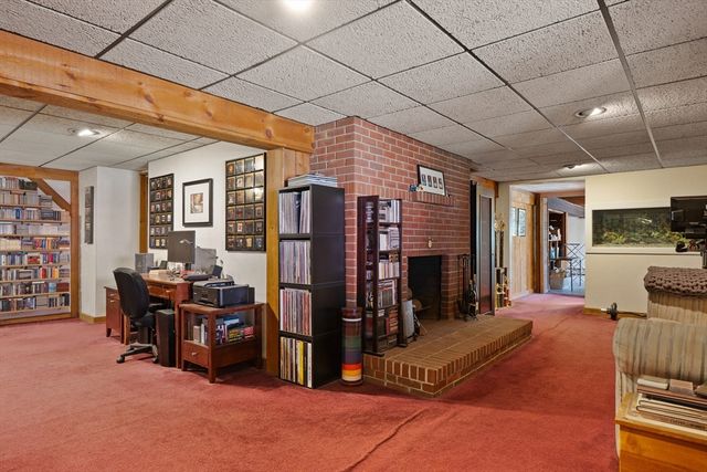 137 Catamount Rd, Tewksbury, MA 01876