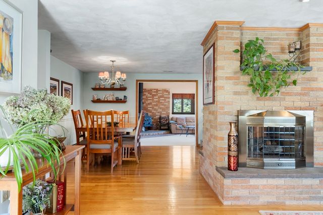 137 Catamount Rd, Tewksbury, MA 01876