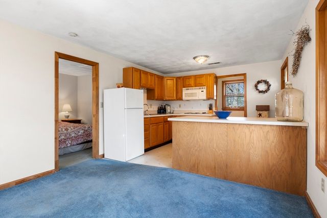 137 Catamount Rd, Tewksbury, MA 01876