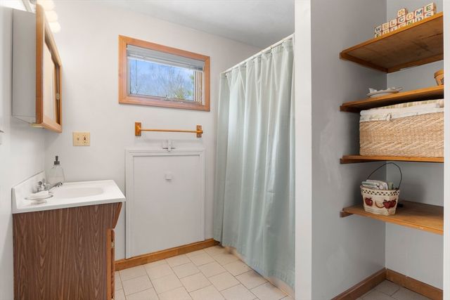 137 Catamount Rd, Tewksbury, MA 01876