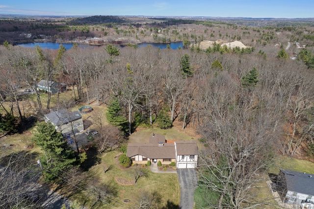 137 Catamount Rd, Tewksbury, MA 01876