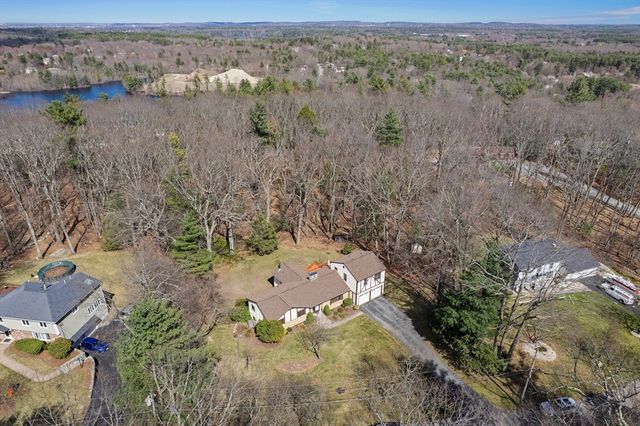 137 Catamount Rd, Tewksbury, MA 01876
