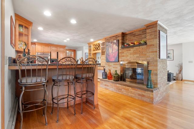 137 Catamount Rd, Tewksbury, MA 01876