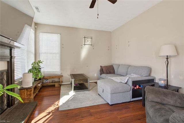 307 Peachwood CT, Suffolk, VA 23434