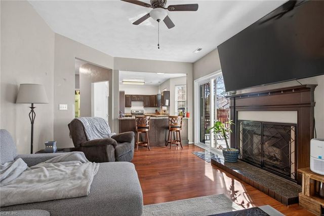 307 Peachwood CT, Suffolk, VA 23434