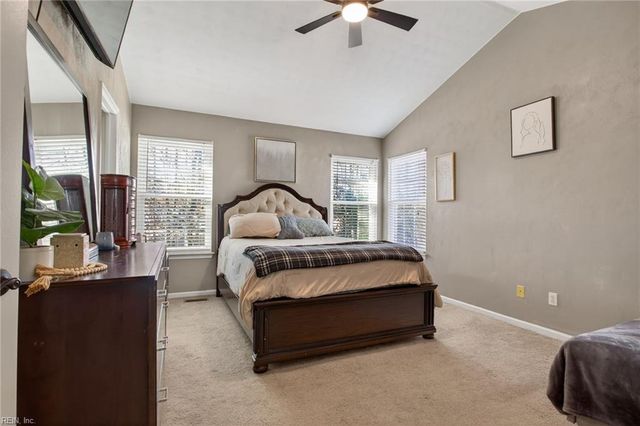 307 Peachwood CT, Suffolk, VA 23434